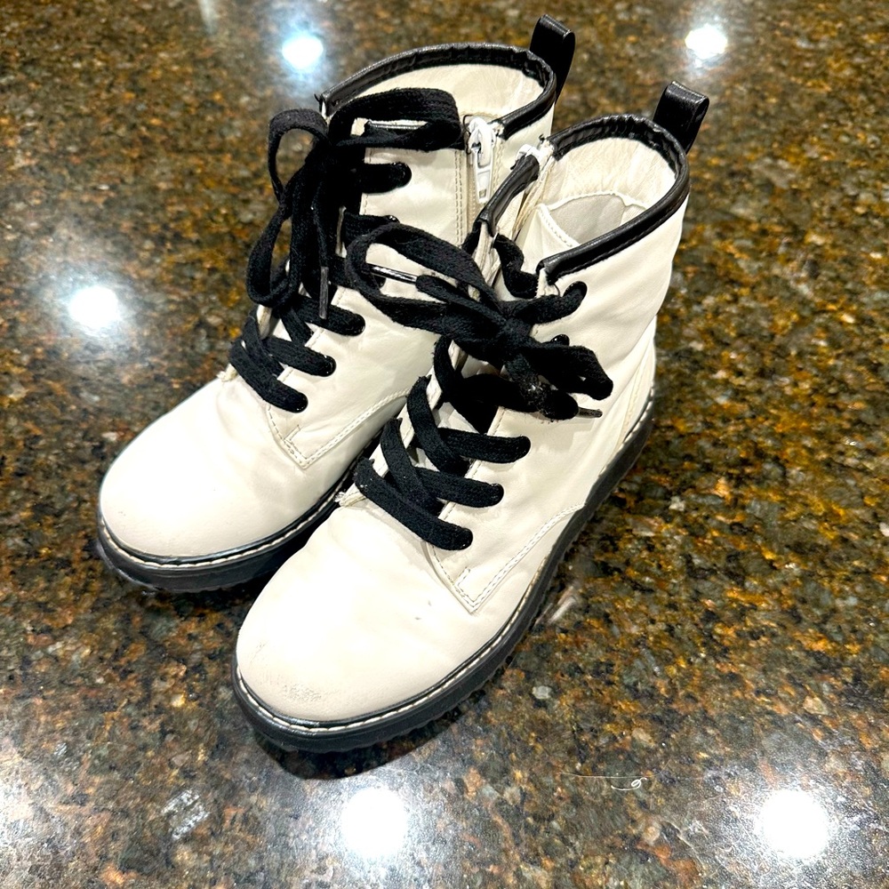 Steve Madden girls white combat boots size 2